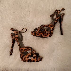 Worthington leopard print strappy heels (9.5)